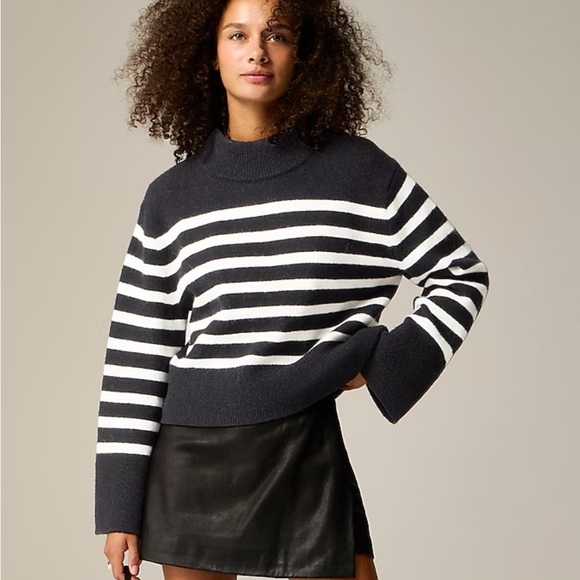 j. crew chunky crewneck sweater in supersoft yarn - Picture 1 of 8